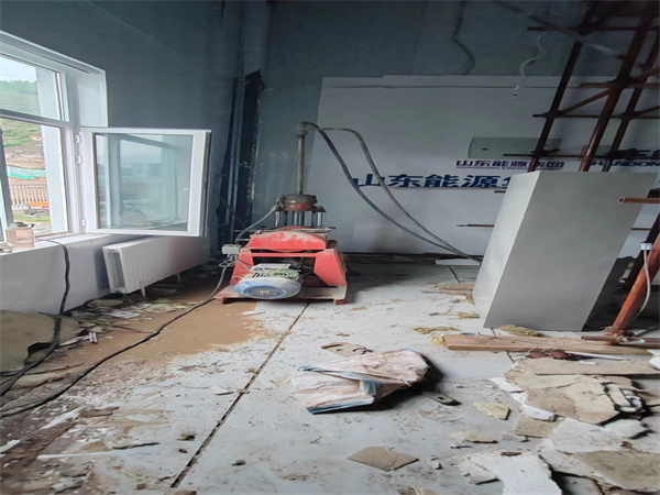 景东地基基础下沉墙体裂缝加固注浆顶升施工